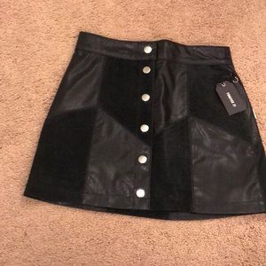 Forever 21 short black skirt